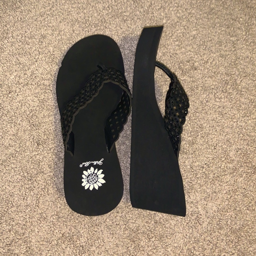 Yellow Box Sandals size 9M